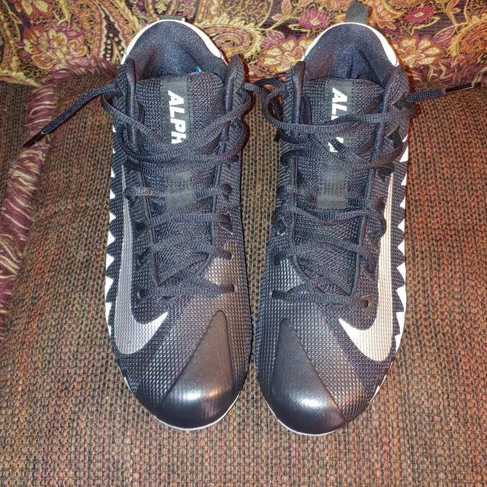 Nike Alpha Menace Football cleats